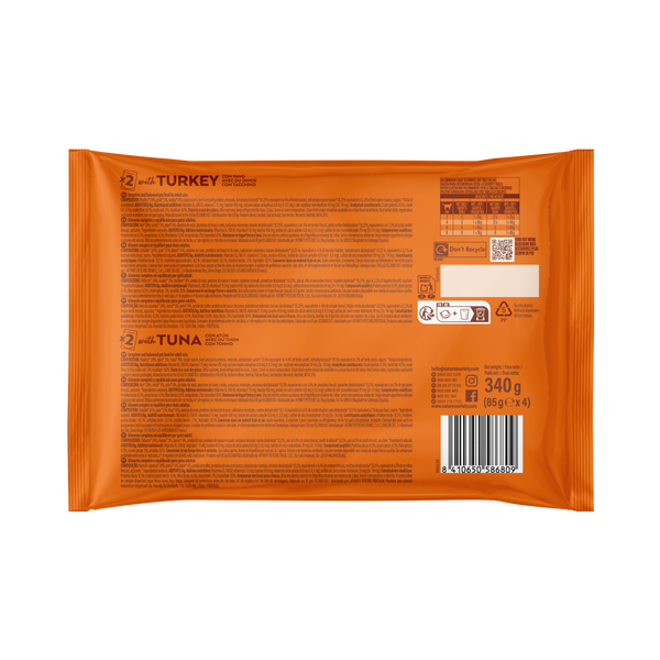 Peda&ccedil;os envolvidos em molho com peru ou atum